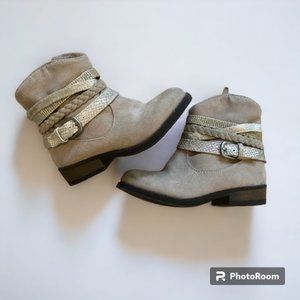 Olive & Edie Boots Size 7